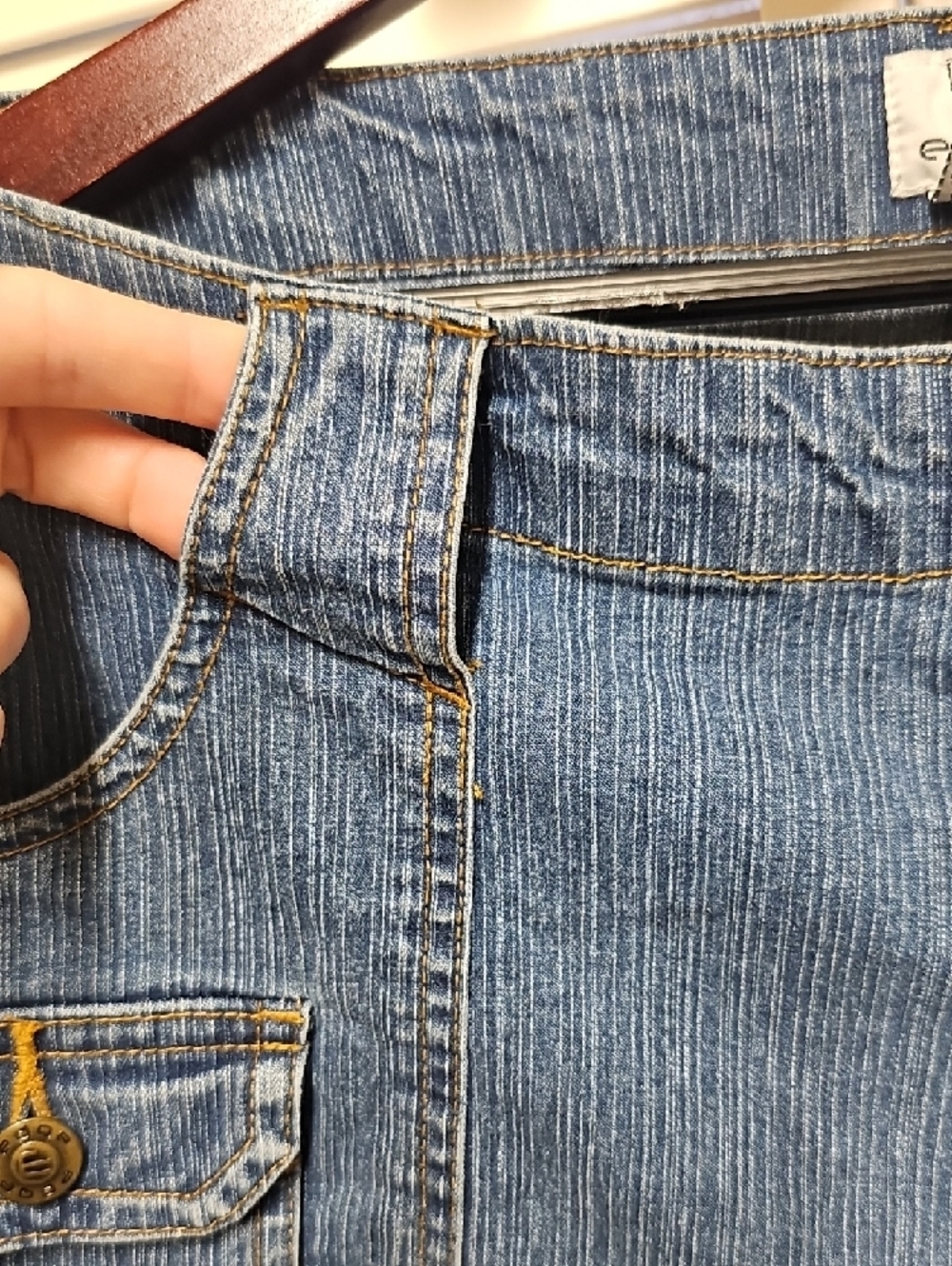 EUC Edge Blue Cropped Stretchy Cargo Pocket Jeans W Smaller Button Pockets Front - Picture 11 of 11